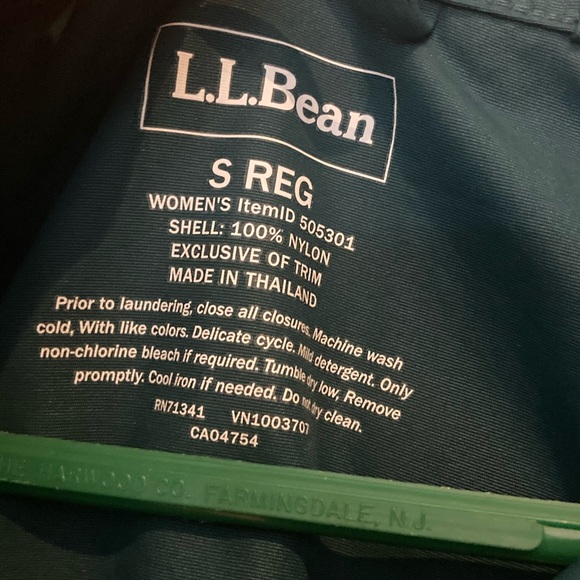 L.L. Bean- Women's Mountain Classic Anorak, Multi-Color, S Reg - Picture 6 of 7
